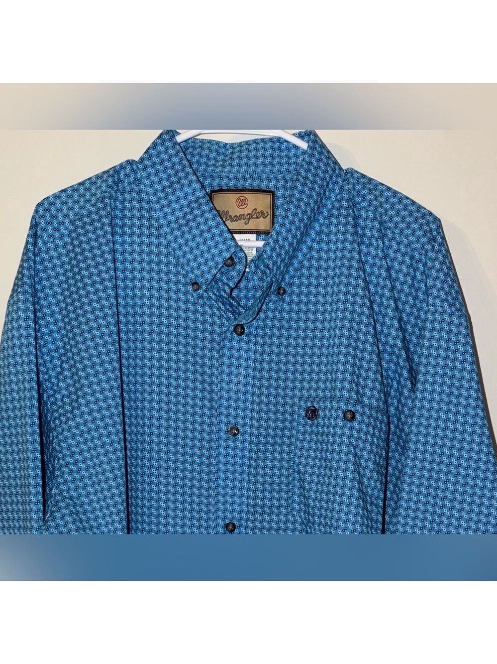 Wrangler button down shirt in excellent condition - XXL - cowboy up 🤠